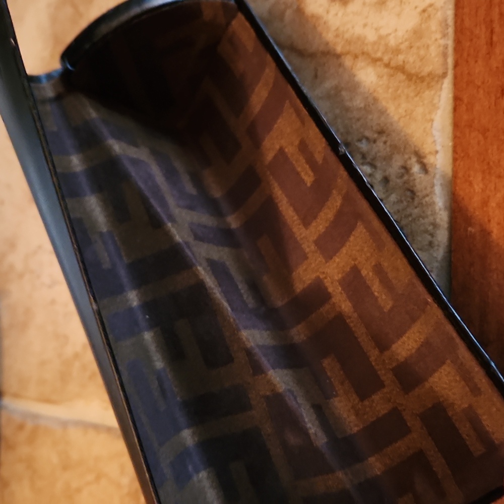 Fendi black hard eyeglasses case - Picture 7 of 9